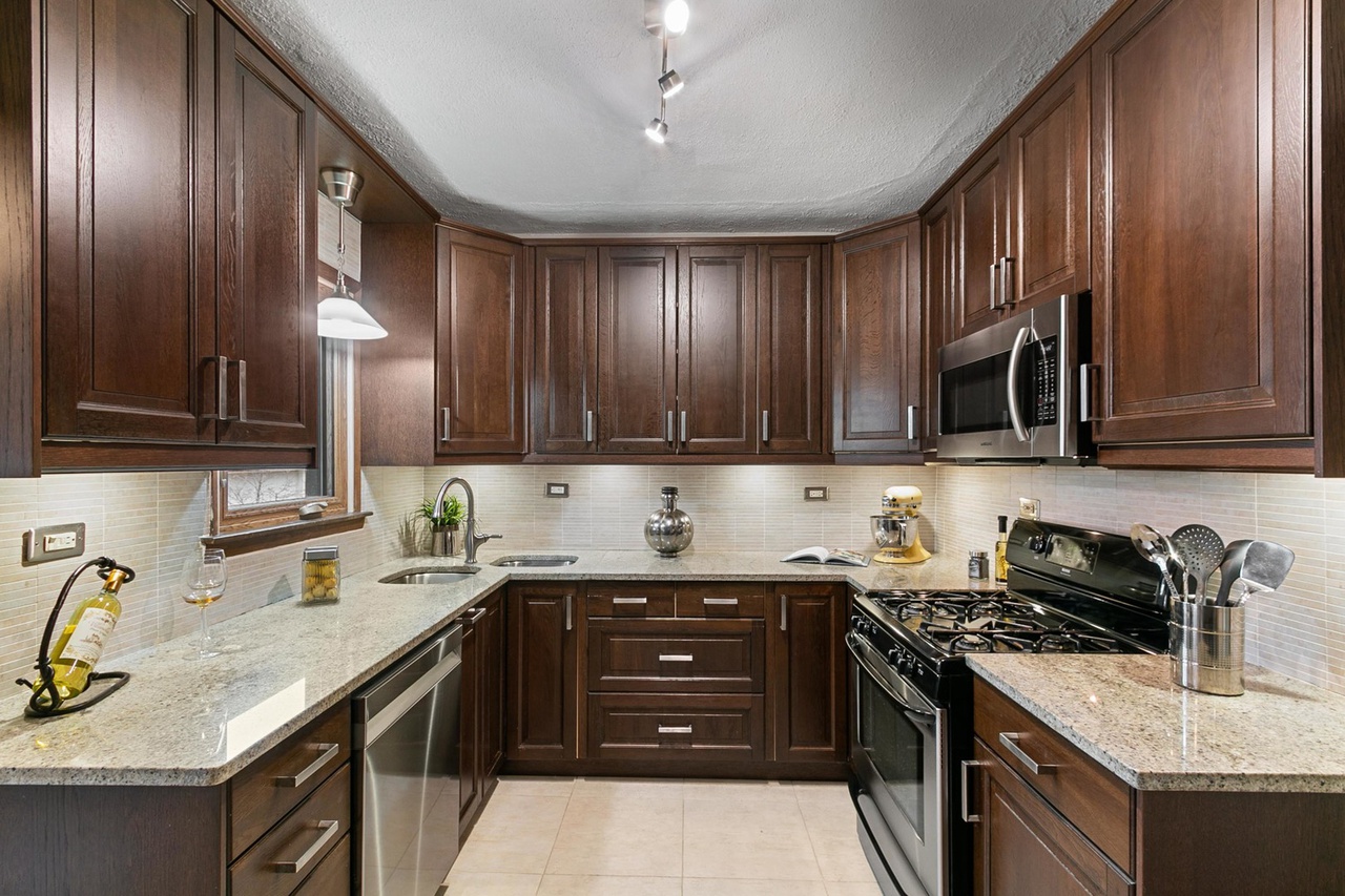 Kitchen-1-mls